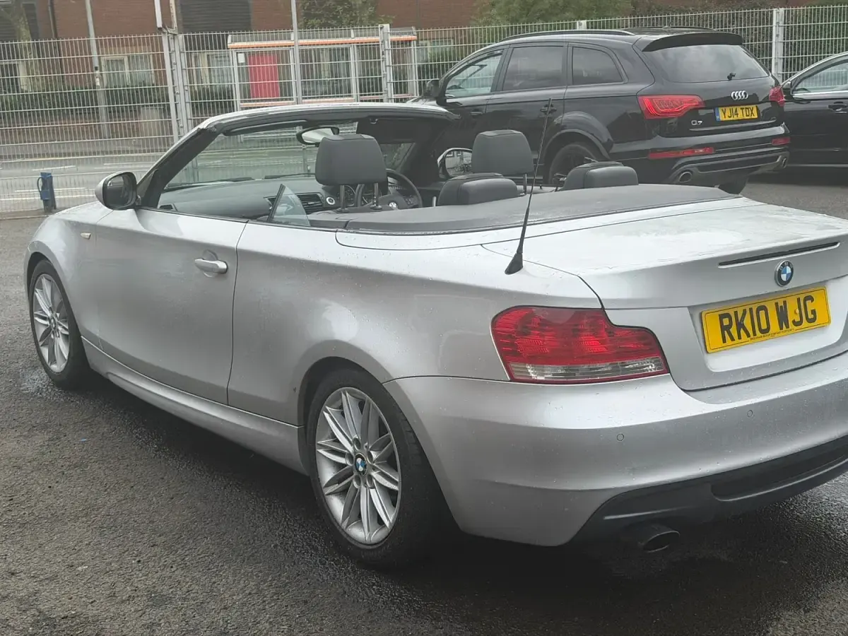 Begagnad BMW 118 Cabriolet M Sport 2010 Silver Cab