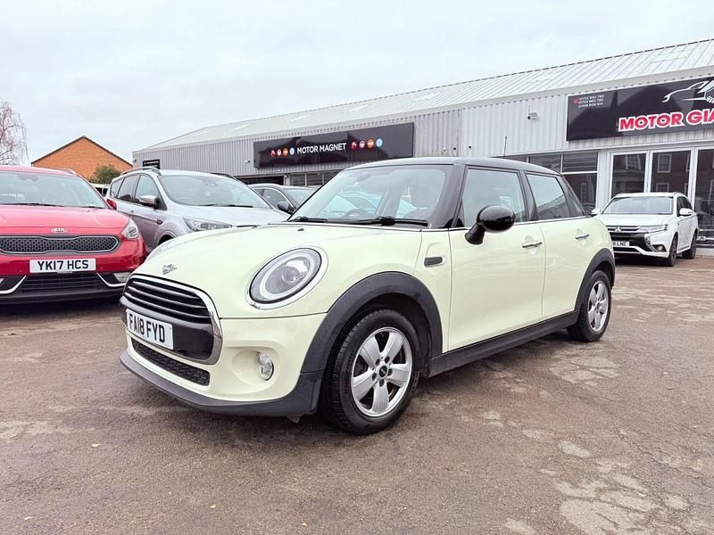 Used Mini Cooper Hatch 2018 White Hatchback