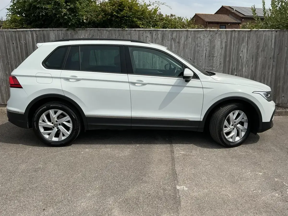 Used VW Tiguan Life 150 HP (110 kW) 2021 White SUV