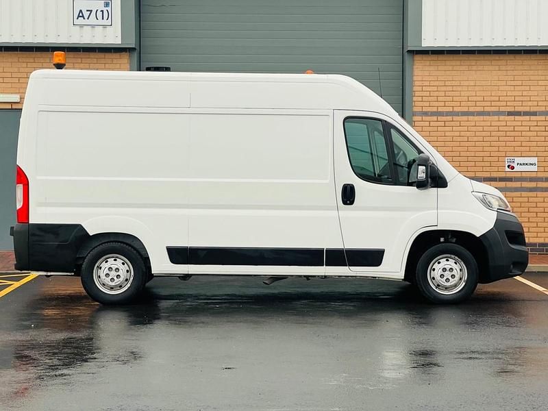 Used Citroën Relay 140 HP (102 kW) 2020 White Van