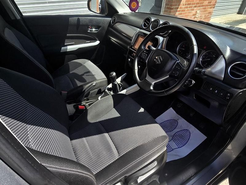 Used Suzuki Vitara SZ-T 120 HP (88 kW) 2017 Grey/black SUV