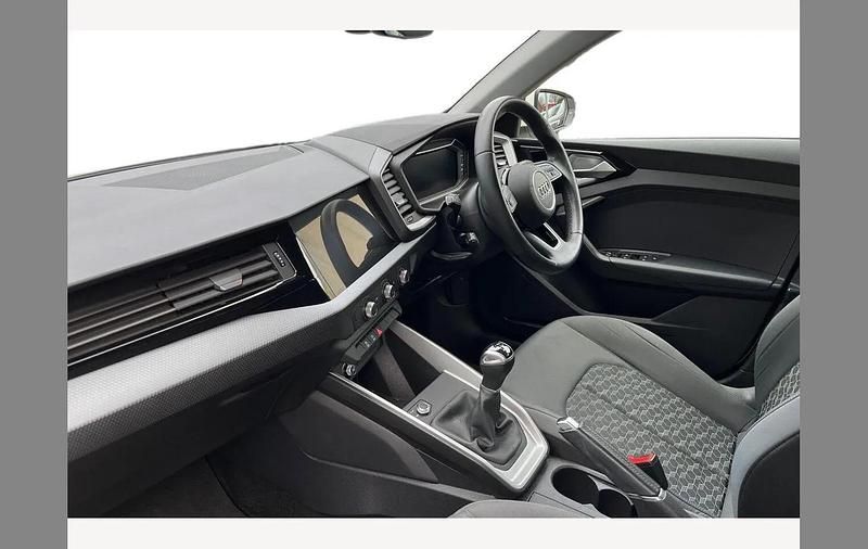 Used Audi A1 Sport 95 HP (69 kW) 2023 White SUV