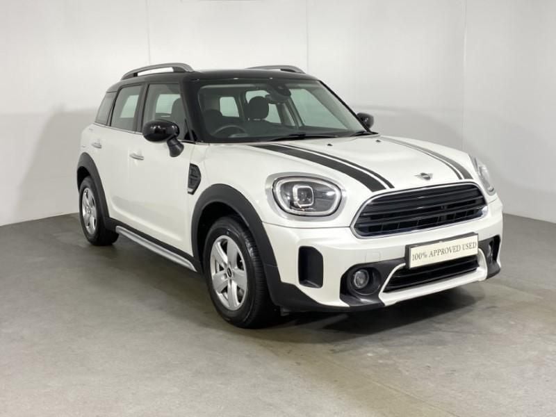 White Used 2023 Mini Cooper Countryman Classic SUV | £23,180 (Fair price) - Image 1/4