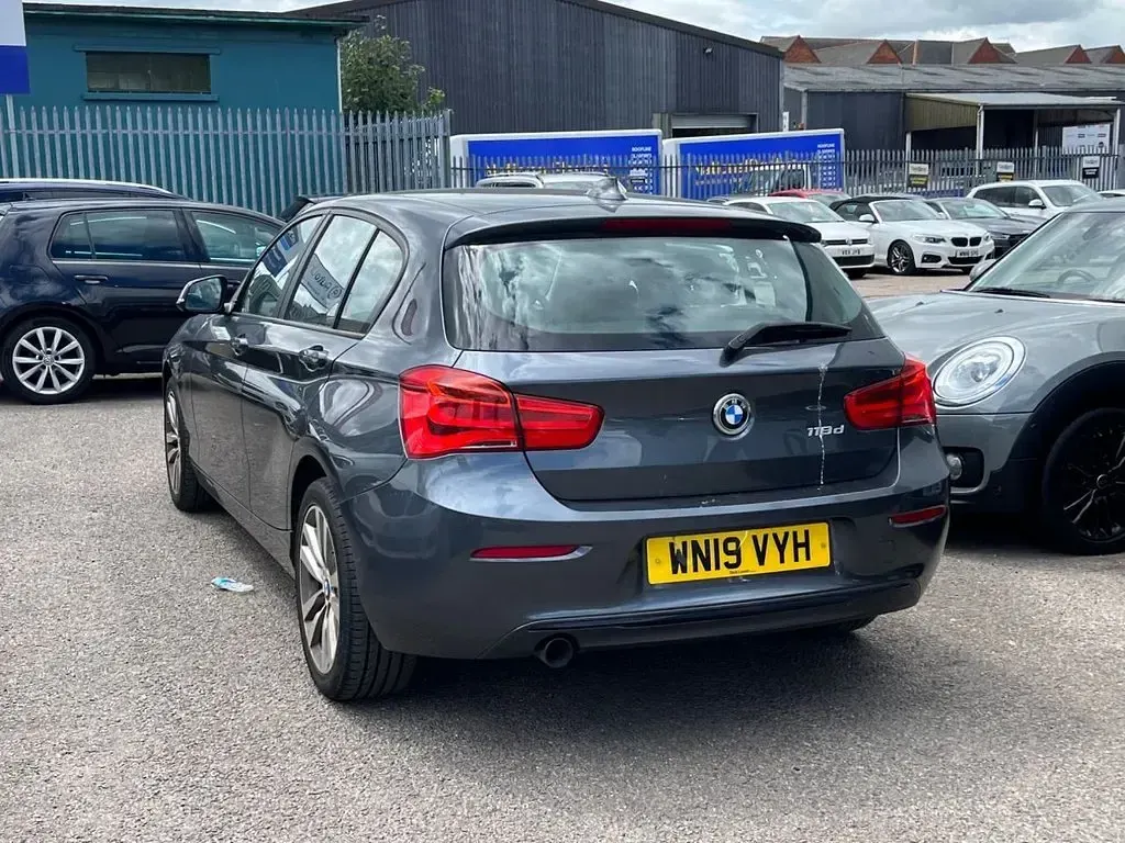 Used BMW 118 Sport Line 150 HP (110 kW) 2019 Grey Hatchback