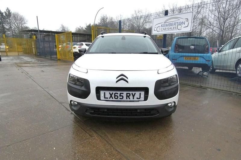 Gebraucht Citroën C4 Cactus Flair 100 PS (73 kW) 2015 Weiß Kleinwagen