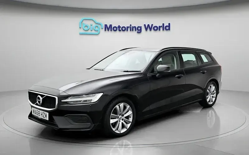 Usado Volvo V60 Momentum 190 HP (139 kW) 2018 Preto Carrinha