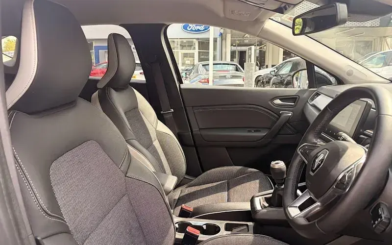 Used Renault Captur Techno 91 HP (66 kW) 2022 Black SUV