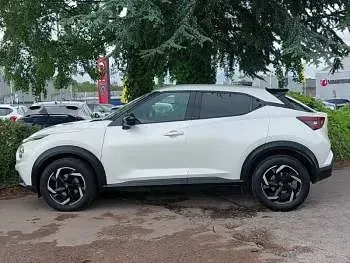 Used Nissan Juke N-Connecta 114 HP (83 kW) 2023 White SUV