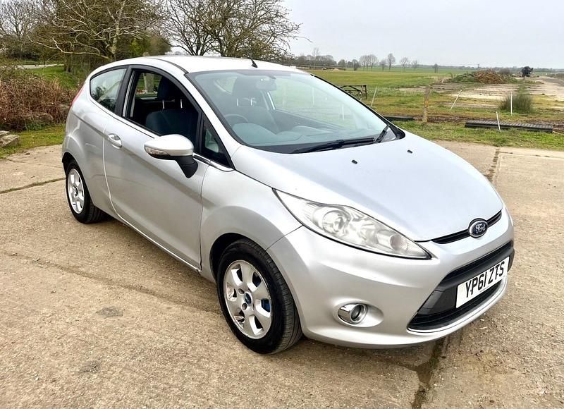 Used Ford Fiesta Zetec 2012 Silver Hatchback