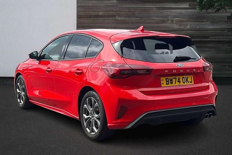 Usado Ford Focus ST-Line 123 HP (90 kW) 2025 Vermelho Citadino