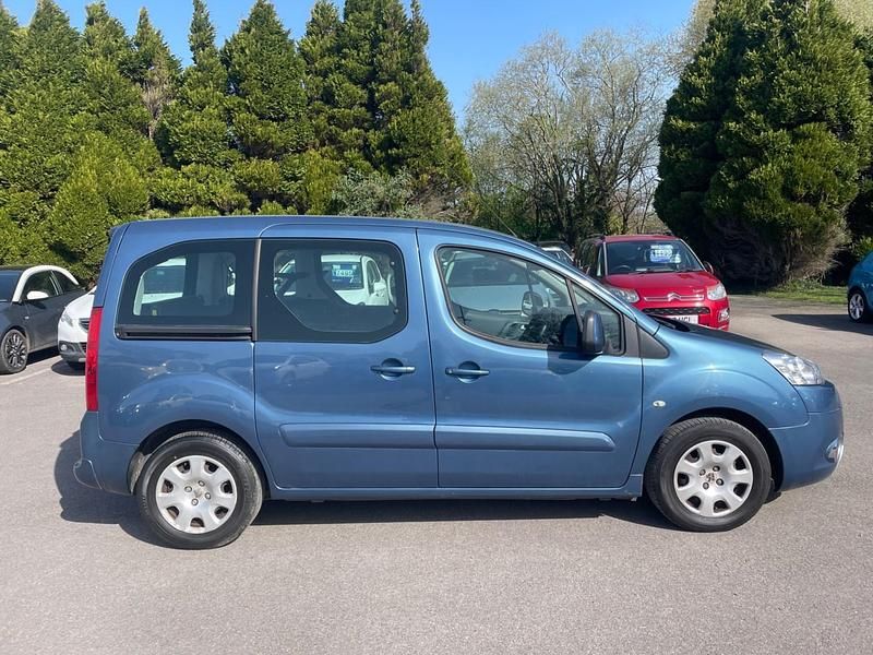 Used Peugeot TePee S 92 HP (67 kW) 2012 Blue MPV