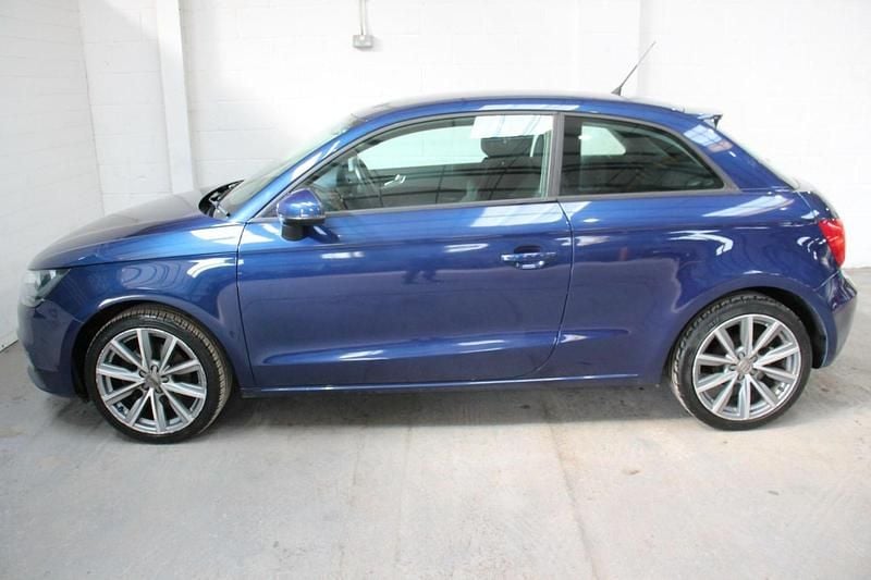 Used Audi A1 Sport 122 HP (89 kW) 2012 Blue Hatchback