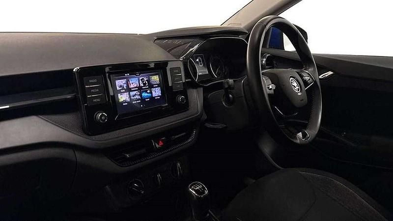 Used Skoda Fabia Comfort 79 HP (58 kW) 2022 Energy blue Hatchback