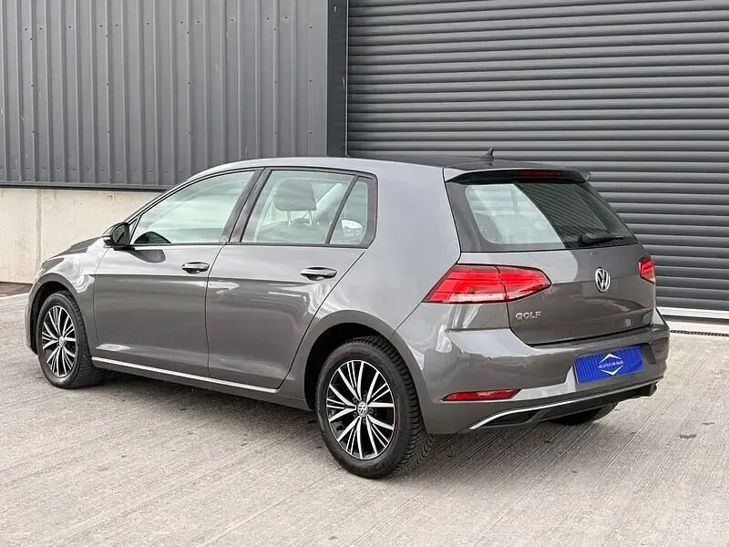 Used VW Golf VII SE 115 HP (84 kW) 2018 Grey Hatchback