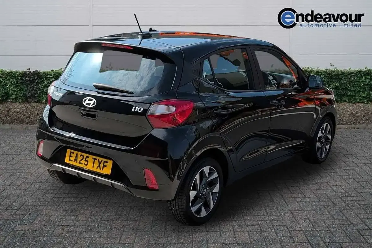Used Hyundai i10 Advanced 79 HP (58 kW) 2025 Black Hatchback
