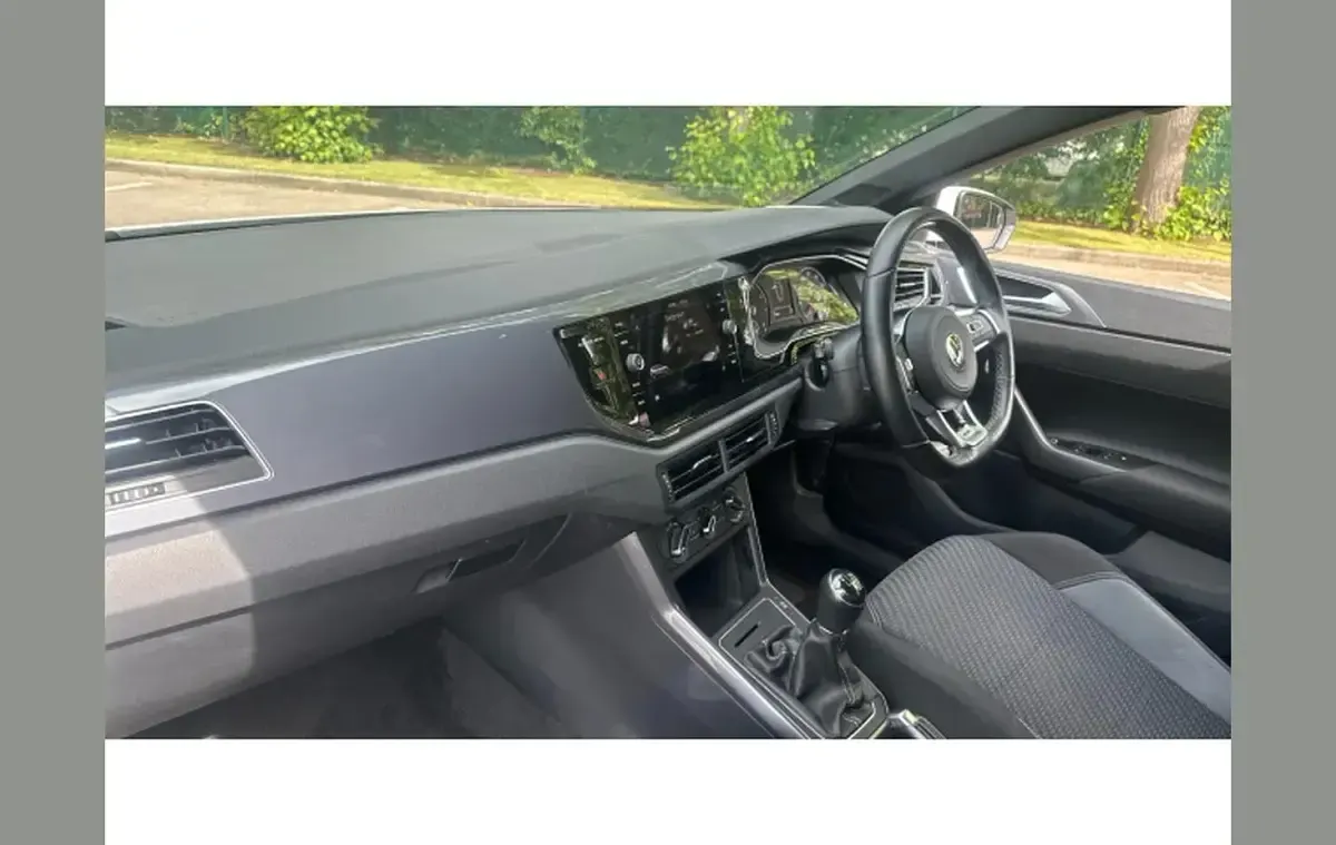 Used VW Polo R-line 110 HP (80 kW) 2021 White Hatchback