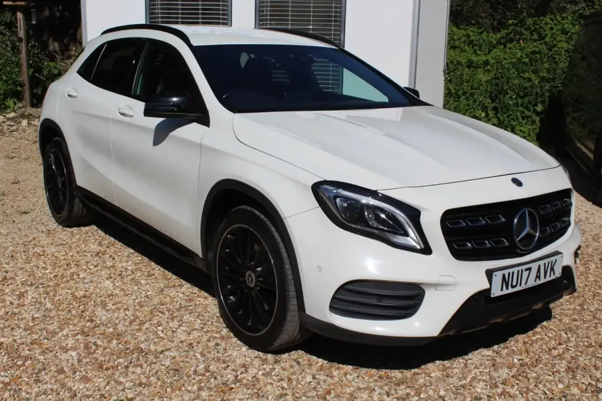 Usado Mercedes GLA220 AMG Line Premium 2017 Branco SUV