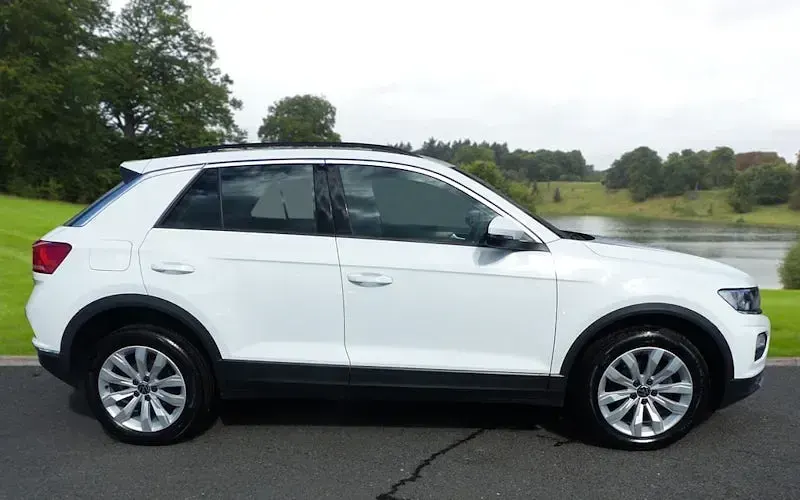 Usado VW T-Roc SE 110 HP (80 kW) 2021 SUV