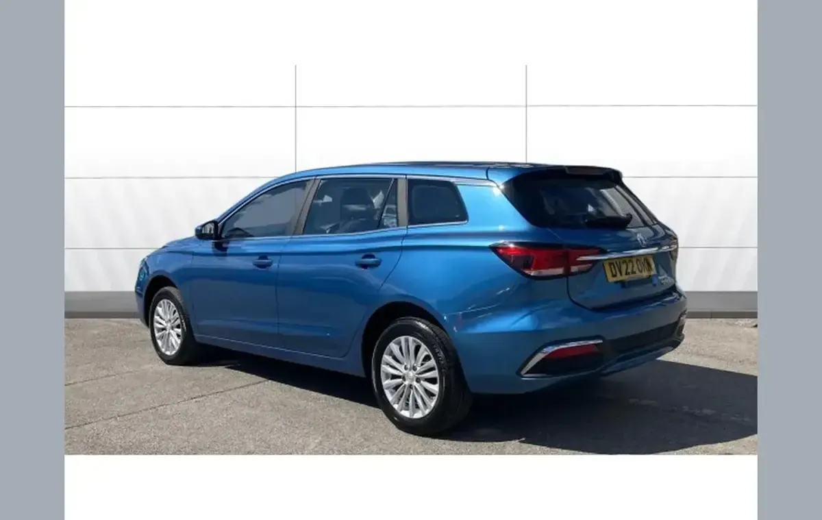 Used MG MG5 EV Excite 114 kW (156 HP) 2022 Blue Estate
