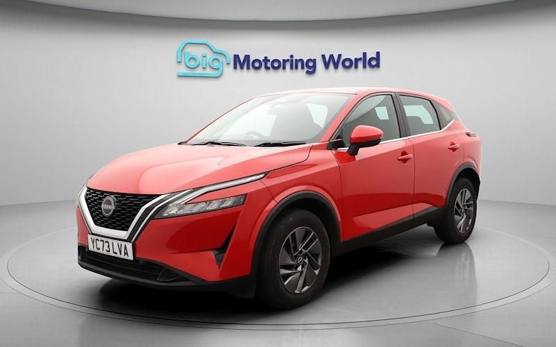Used Nissan Qashqai Acenta Premium 140 HP (102 kW) 2023 Red SUV