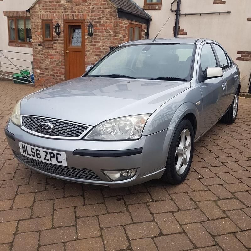 Used Ford Mondeo 155 HP (114 kW) 2006 Silver Hatchback