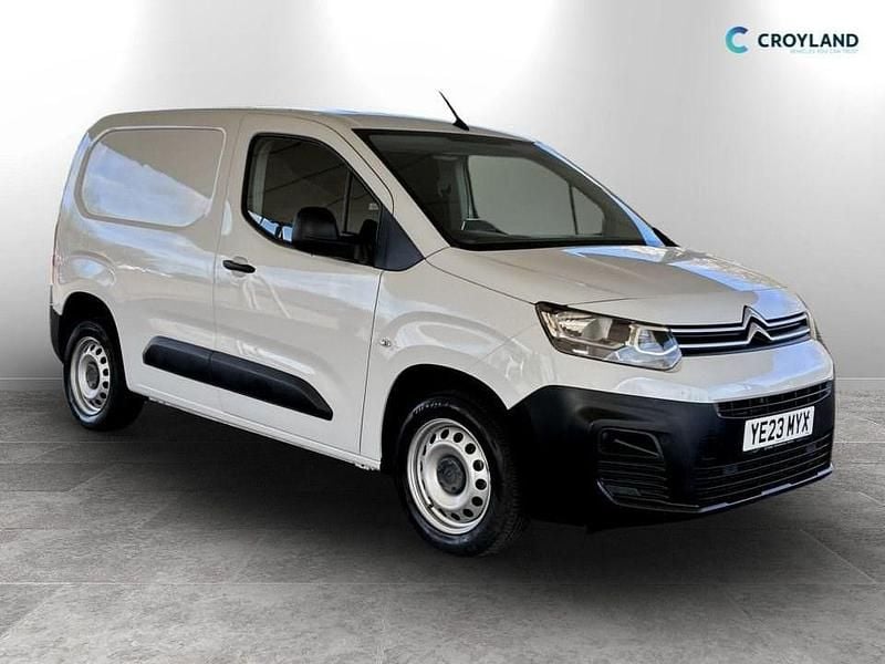 Used Citroën Berlingo 100 HP (73 kW) 2023 White MPV