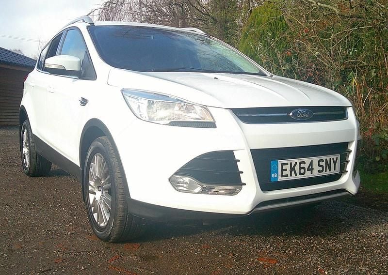 White Used 2014 Ford Kuga Titanium SUV | £5,750 (Good price) - Image 1/4