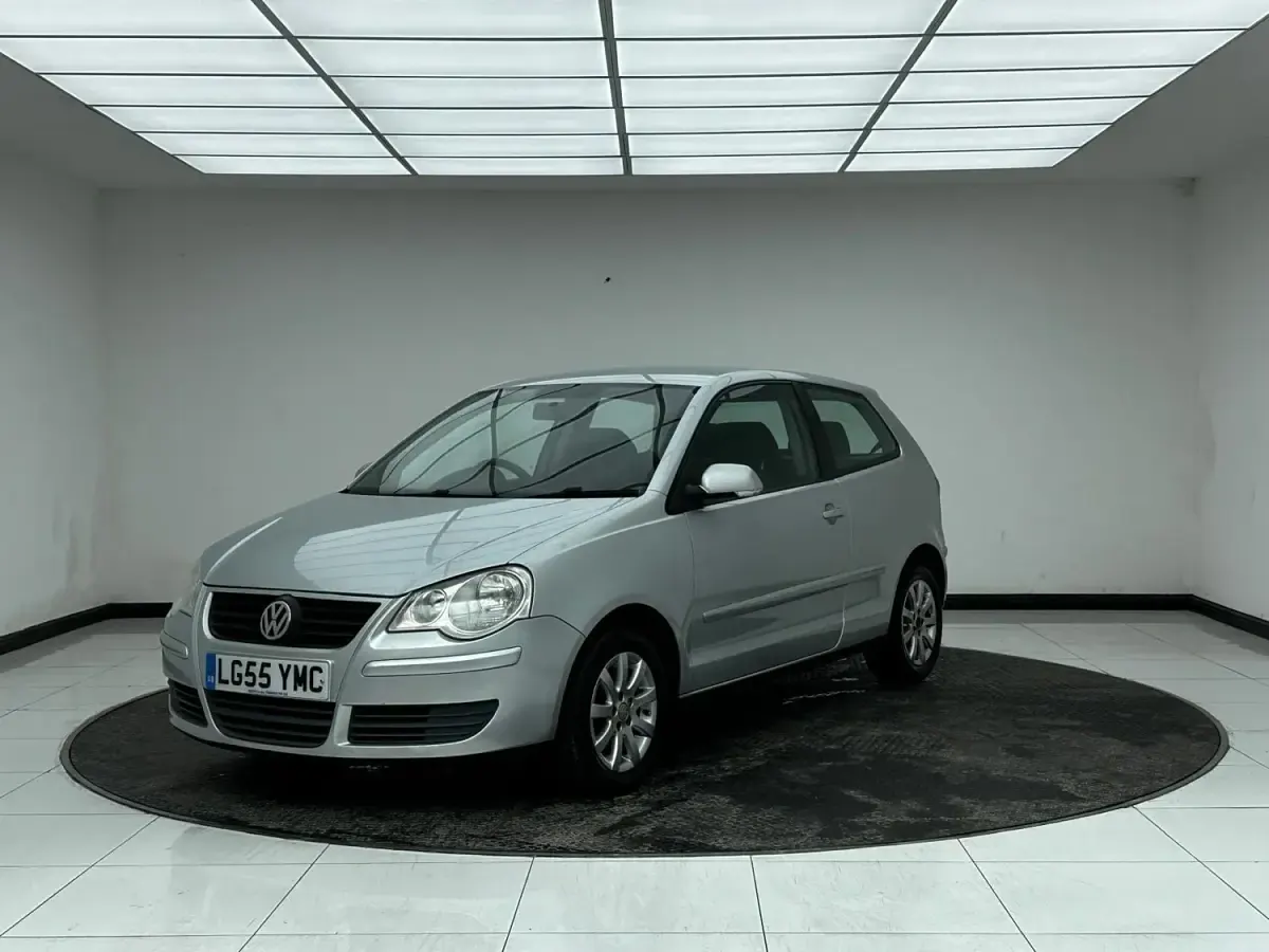 Usado VW Polo SE 2005 Prateado Citadino