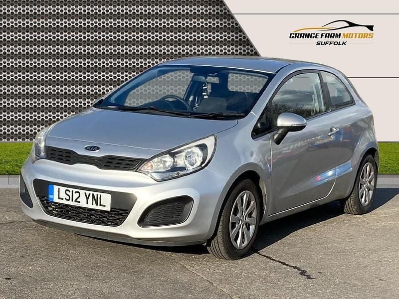 Used Kia Rio Air 84 HP (61 kW) 2012 Silver Hatchback
