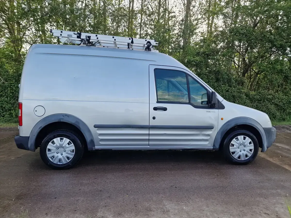 Used Ford Transit Connect 90 HP (66 kW) 2009 Silver MPV