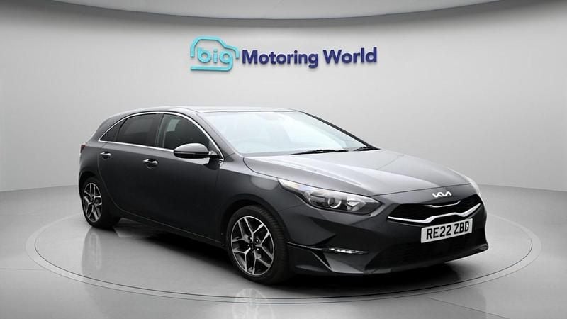 Used Kia Ceed 158 HP (116 kW) 2022 Grey Hatchback