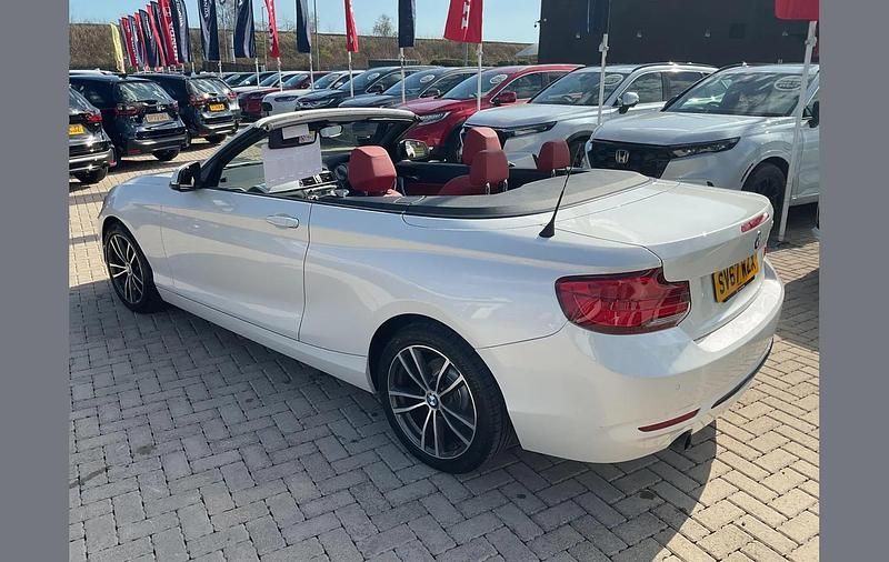 Used BMW 218 Sport Line 134 HP (98 kW) 2017 White Cabriolet