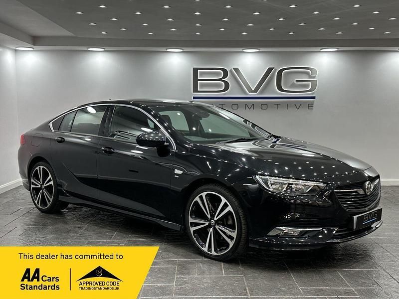 Black Used 2018 Vauxhall Insignia SRi Hatchback | £7,994 (Fair price) - Image 1/2