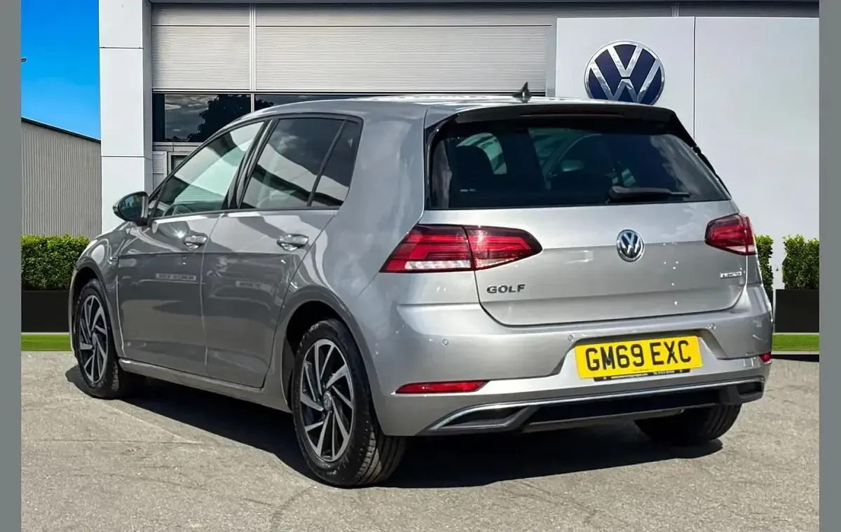 Used VW Golf VIII Edition 130 HP (95 kW) 2020 Silver Hatchback
