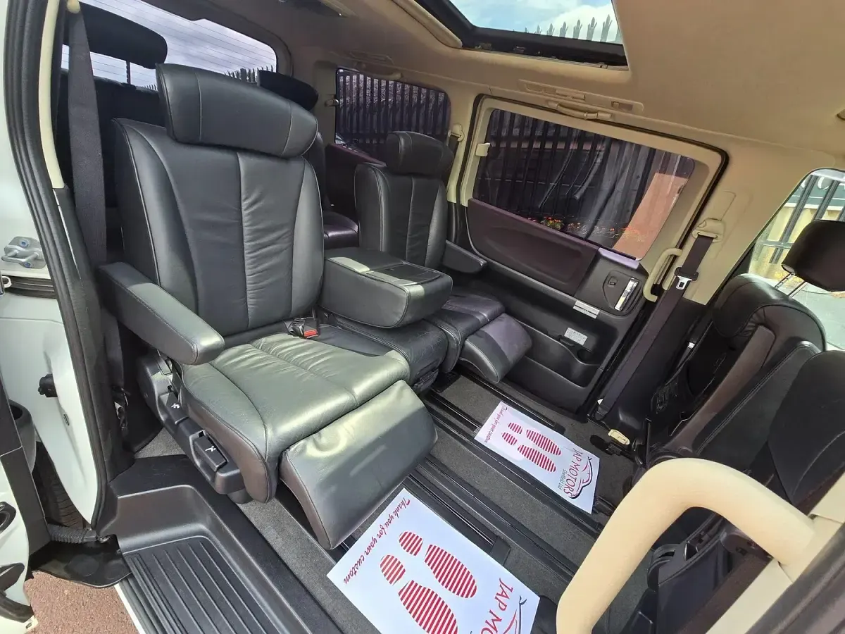Used Nissan Elgrand 2025 White