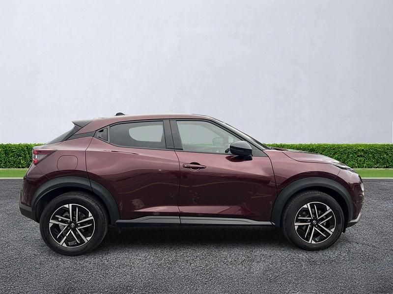 Used Nissan Juke N-Connecta 114 HP (83 kW) 2025 Red SUV