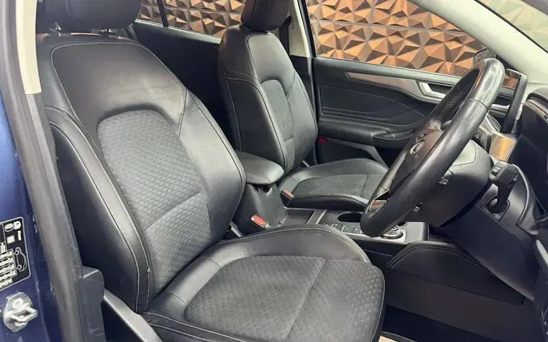 Used Ford Focus Titanium X 120 HP (88 kW) 2020 Blue Estate