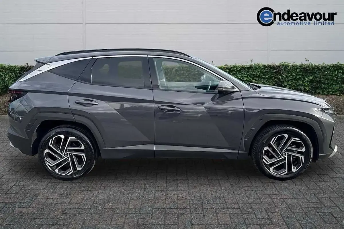 Used Hyundai Tucson Ultimate 215 HP (158 kW) 2025 Grey SUV