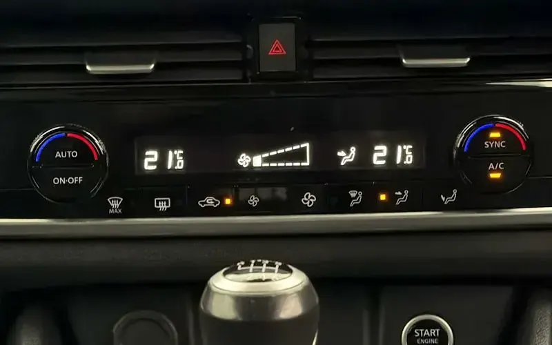 Used Nissan Qashqai Acenta Premium 140 HP (102 kW) 2023 Grey SUV