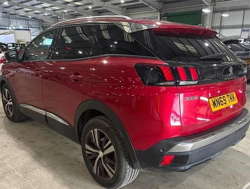 Used Peugeot 3008 Allure 130 HP (95 kW) 2019 Ultimate red SUV