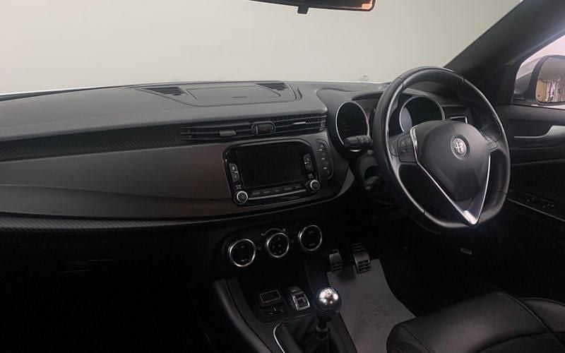 Used Alfa Romeo Giulietta Sprint 120 HP (88 kW) 2020 Red Hatchback