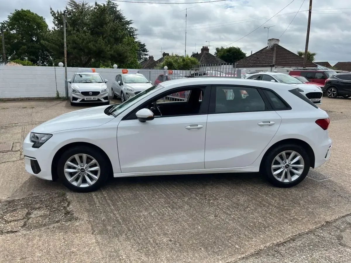 Used Audi A3 Sportback Performance 110 HP (80 kW) 2023 White Hatchback