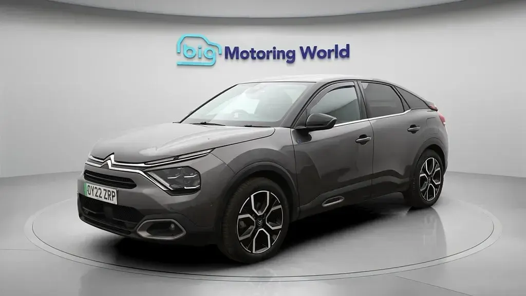 Begagnad Citroën e-C4 Shine 100 kW (136 HK) 2022 Halvkombi