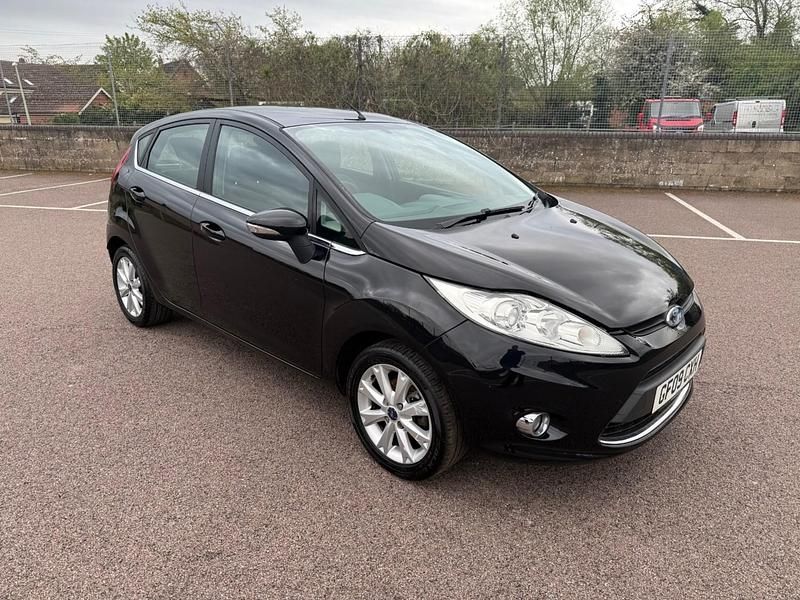 Usado Ford Fiesta Zetec 96 HP (70 kW) 2009 Preto Citadino