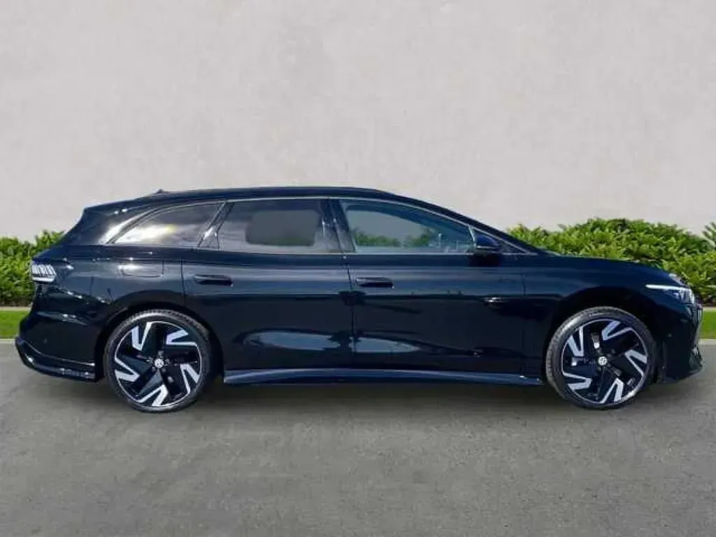 New VW ID.7 GTX 250 kW (340 HP) 2026 Black Estate