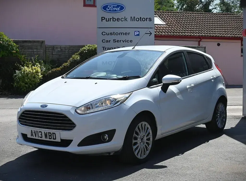 Used Ford Fiesta Titanium 2013 White Hatchback