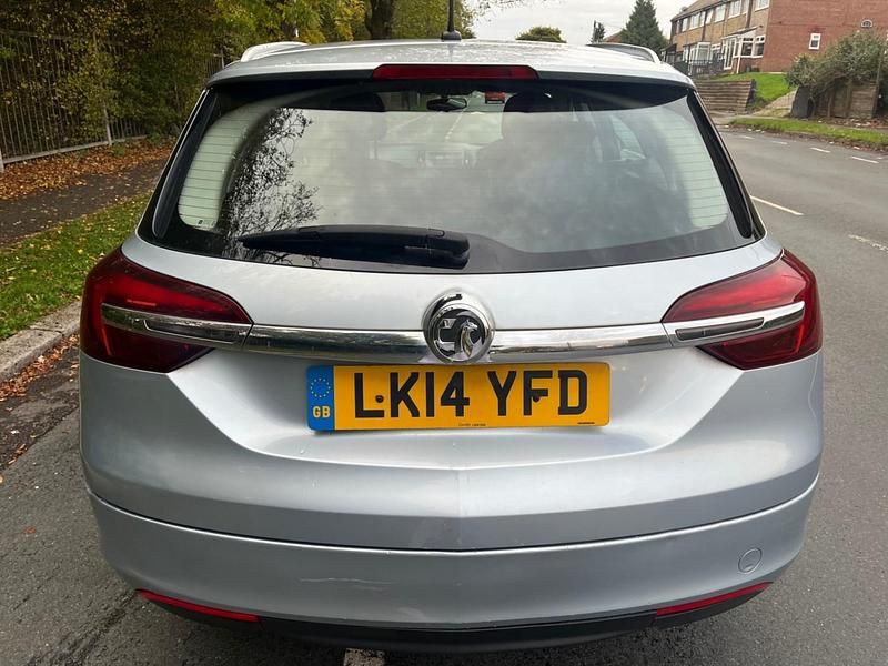 Second-hand Vauxhall Insignia Design Edition 2014 Argintiu Break