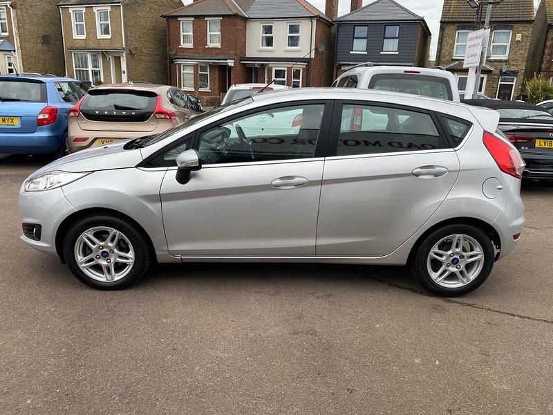 Used Ford Fiesta Zetec 82 HP (60 kW) 2013 Silver Hatchback