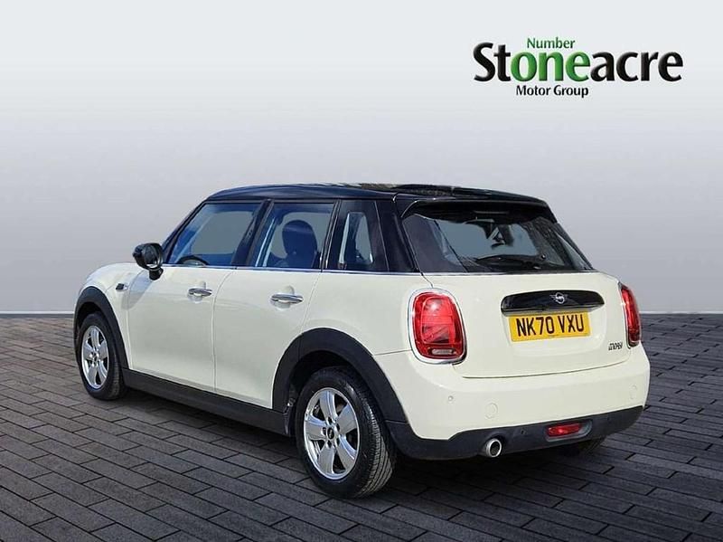 Used Mini Cooper Classic 134 HP (98 kW) 2020 White Hatchback