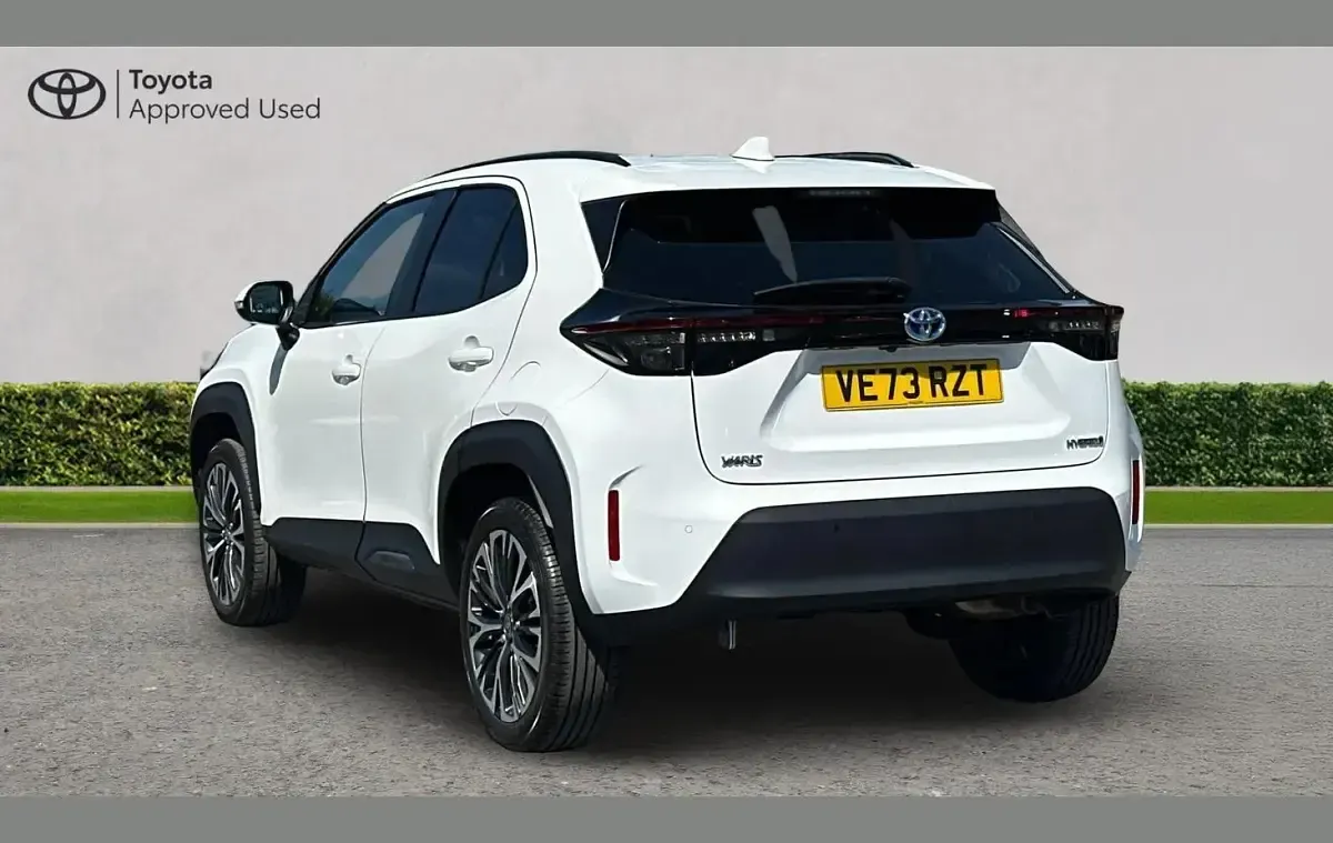 Used Toyota Yaris Cross 113 HP (83 kW) 2024 White SUV
